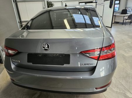 2018 Skoda Superb - photo 5