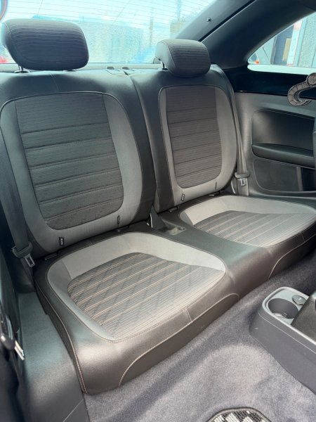 2013 Volkswagen Beetle - photo 6