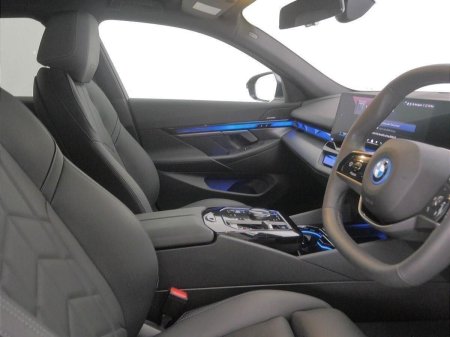 2025 BMW i5 - photo 12