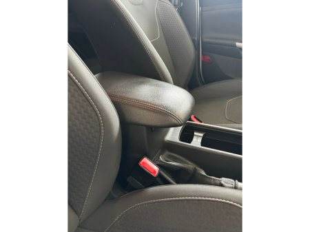 2016 Ford Focus - photo 17