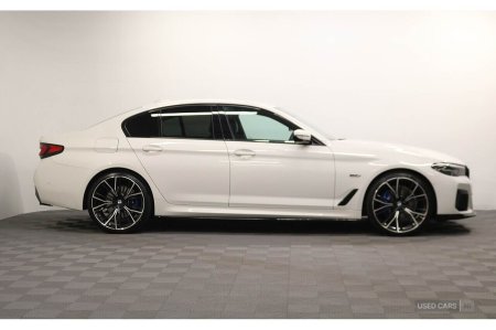 2022 BMW 5-Series - photo 8
