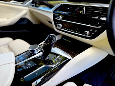 2017 BMW 5-Series - photo 24
