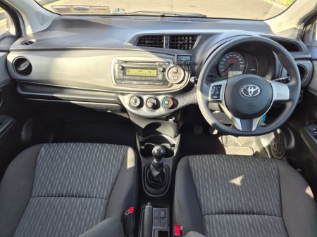 2012 Toyota Yaris - photo 22