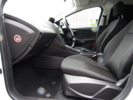 2017 Ford Focus - photo 11