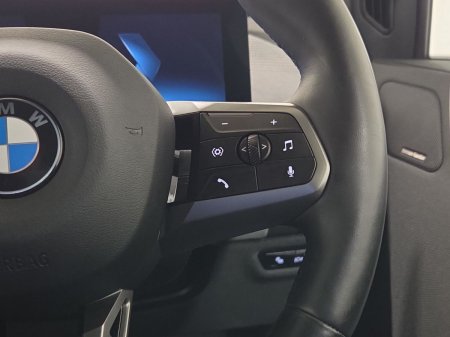 2025 BMW iX - photo 18