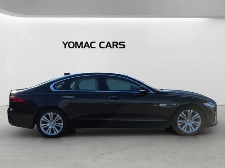 2021 Jaguar XF - photo 2