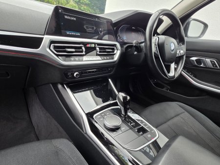 2022 BMW 3-Series - photo 22