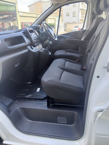 2020 Renault Trafic - photo 9