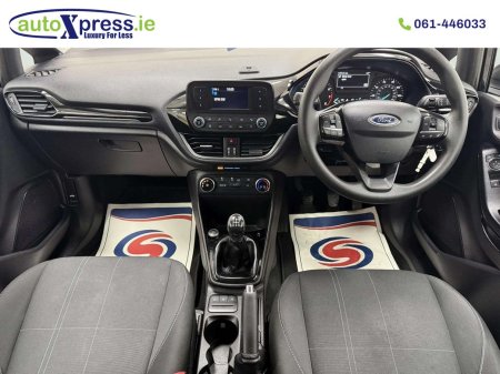 2017 Ford Fiesta - photo 2