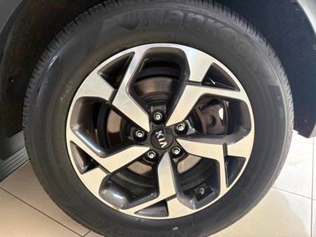 2021 Kia Sportage - photo 2