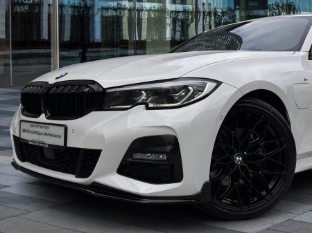 2021 BMW 3-Series - photo 9