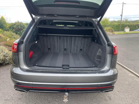 2023 Volkswagen Touareg - photo 26