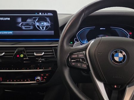 2023 BMW 5-Series - photo 17