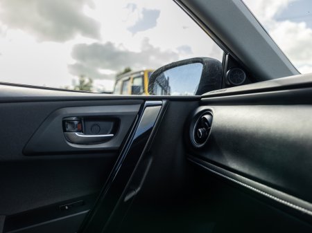 2017 Toyota Auris - photo 17