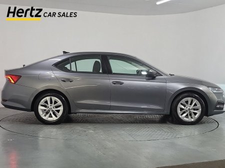 2024 Skoda Octavia - photo 2
