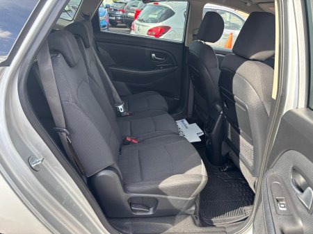 2016 Kia Carens - photo 4