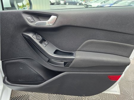 2018 Ford Fiesta - photo 19