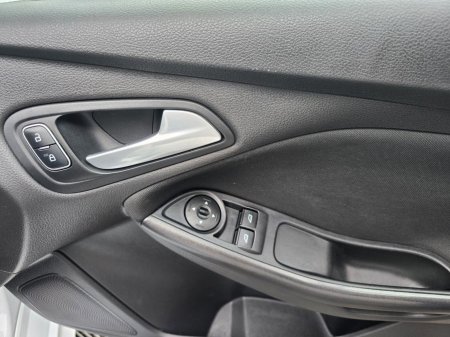 2017 Ford Focus - photo 19