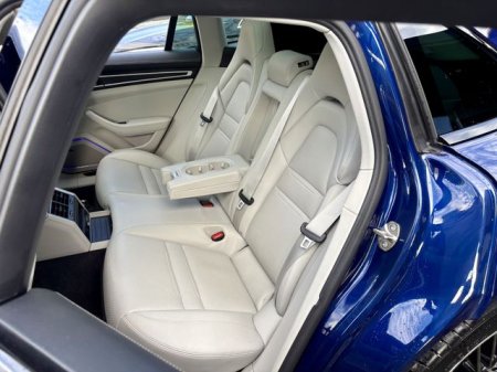 2022 Porsche Panamera - photo 17