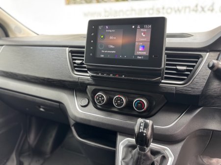 2022 Renault Trafic - photo 20