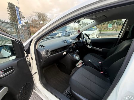 2014 Mazda Demio - photo 16