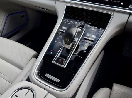 2022 Porsche Panamera - photo 25
