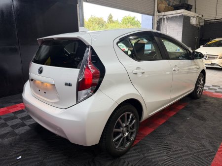 2017 Toyota Aqua - photo 16