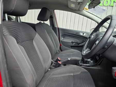 2015 Ford Fiesta - photo 12