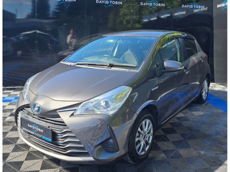 2017 Toyota Vitz - photo 17