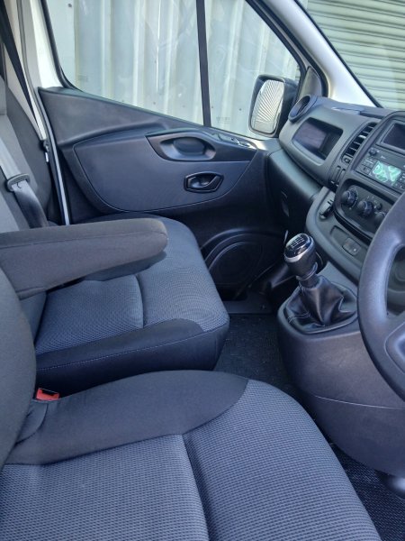 2020 Renault Trafic - photo 13