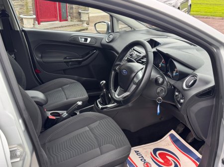 2013 Ford Fiesta - photo 10
