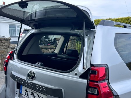 2021 Toyota Land Cruiser - photo 12