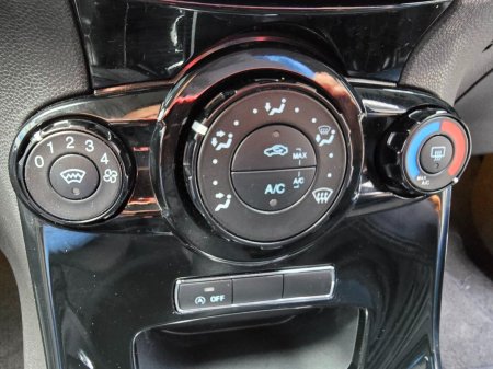 2015 Ford Fiesta - photo 16