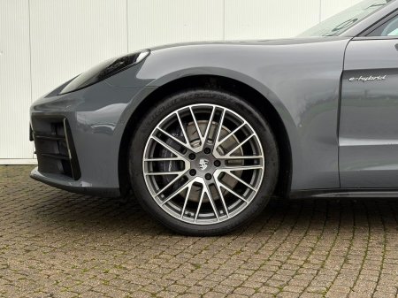 2025 Porsche Panamera - photo 48
