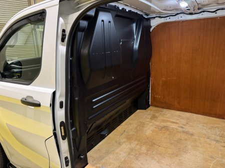 2025 Ford Transit Custom - photo 26