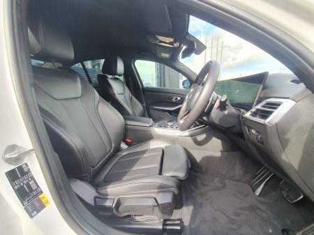 2025 BMW 3-Series - photo 12