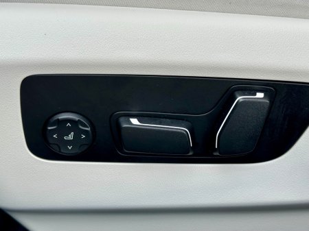 2025 BMW i5 - photo 17