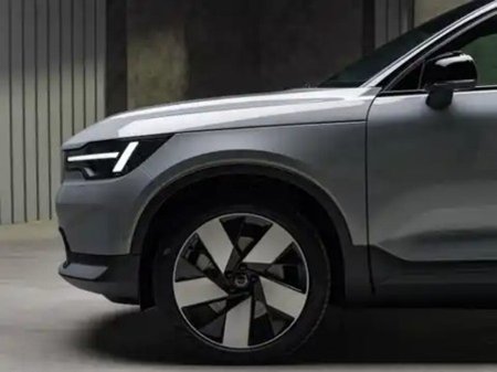 2027 Volvo EX40 - photo 3