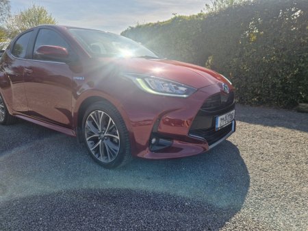 2021 Toyota Yaris - photo 2