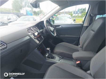 2022 Volkswagen Tiguan - photo 2