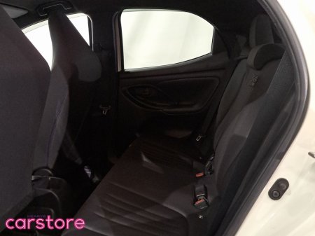 2021 Toyota Yaris - photo 10