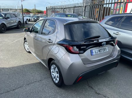 2021 Toyota Yaris - photo 4