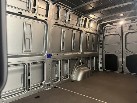 2025 Mercedes-Benz Sprinter - photo 3