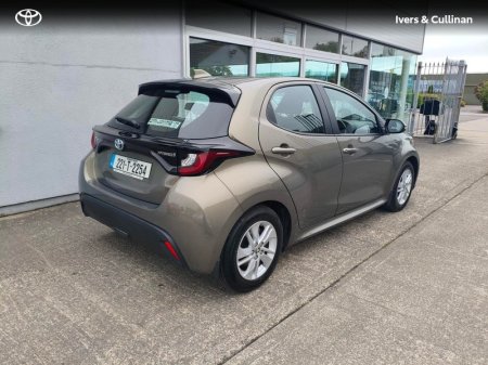 2022 Toyota Yaris - photo 2