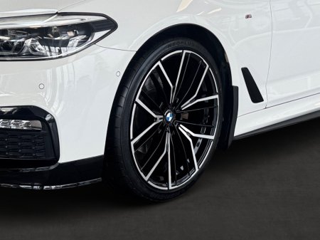 2017 BMW 5-Series - photo 10