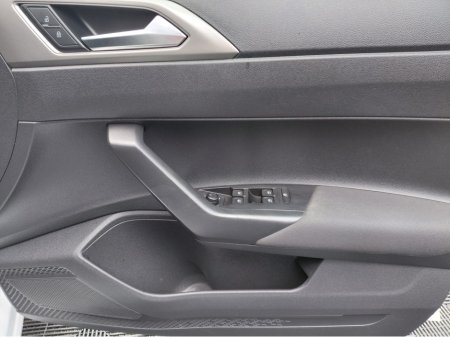 2020 Volkswagen Polo - photo 12