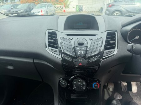 2013 Ford Fiesta - photo 17