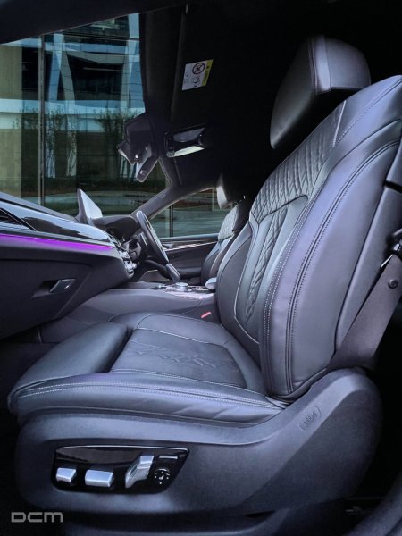 2021 BMW 5-Series - photo 14