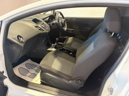 2016 Ford Fiesta - photo 7