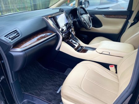 2020 Toyota Alphard - photo 16